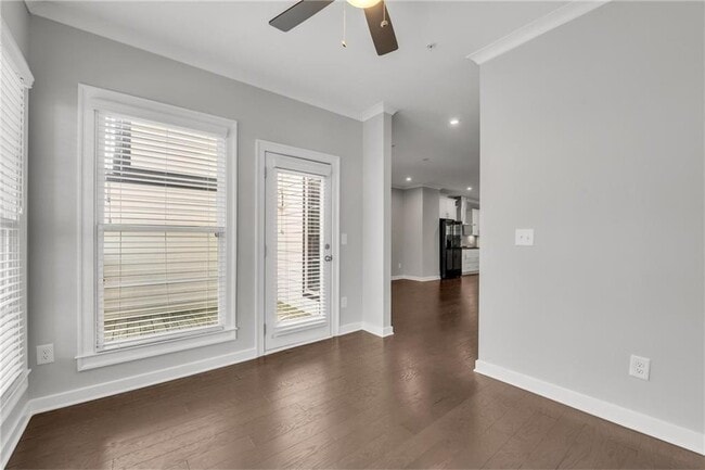 Building Photo - 552 Ember Ln NW