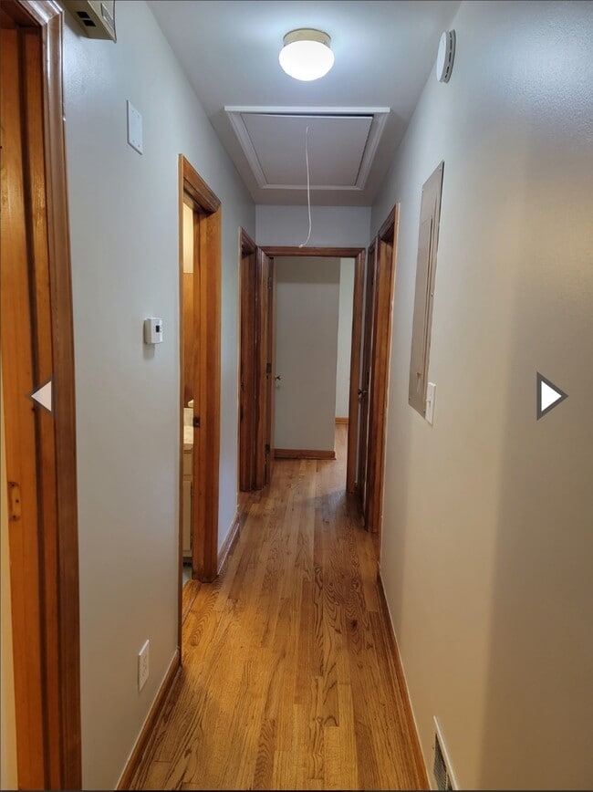 Building Photo - 2965 Bobolink Dr