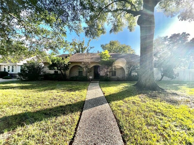 Building Photo - 13935 St Marys Ln