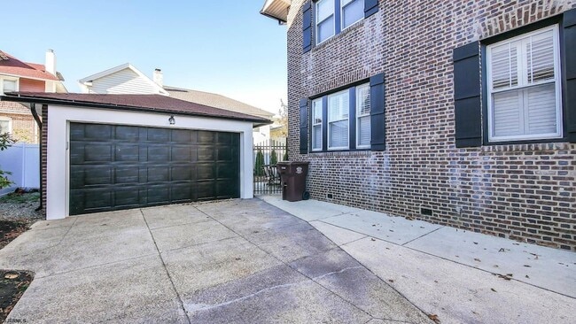 Building Photo - 5403 Ventnor Ave