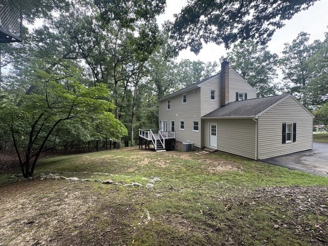 Building Photo - 250 Bobcat Ln