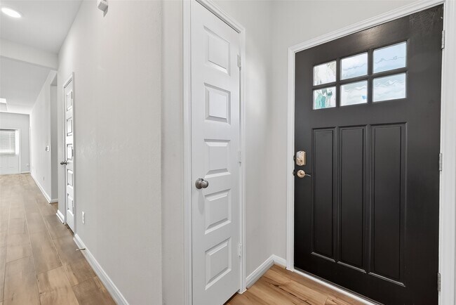 Building Photo - 8327 Bristlecone Pne Wy