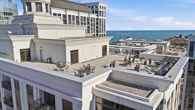 Building Photo - 1322 S Prairie Ave