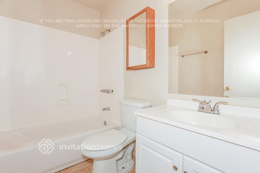 Building Photo - 1904 S Apache Dr