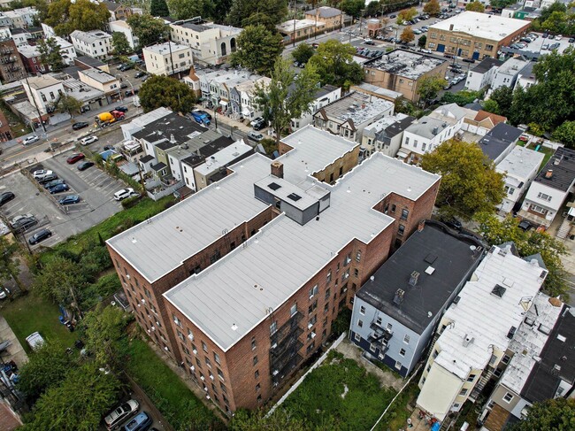 Building Photo - 429 Fairmount Ave