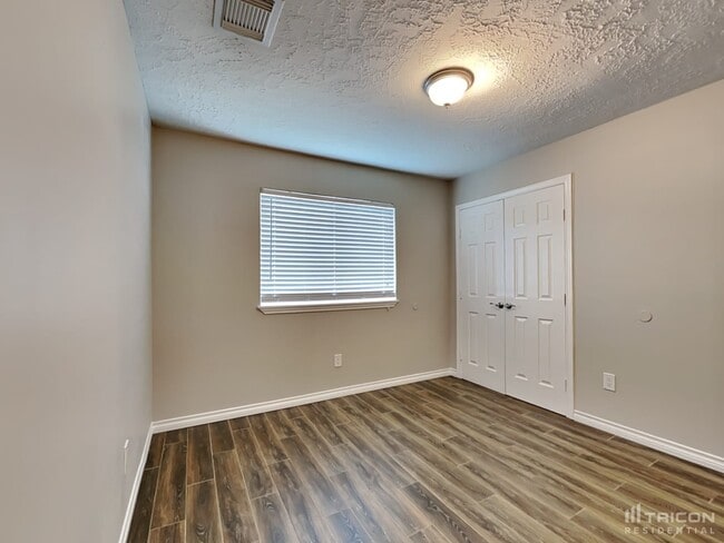 Building Photo - 15614 Fox Springs Dr