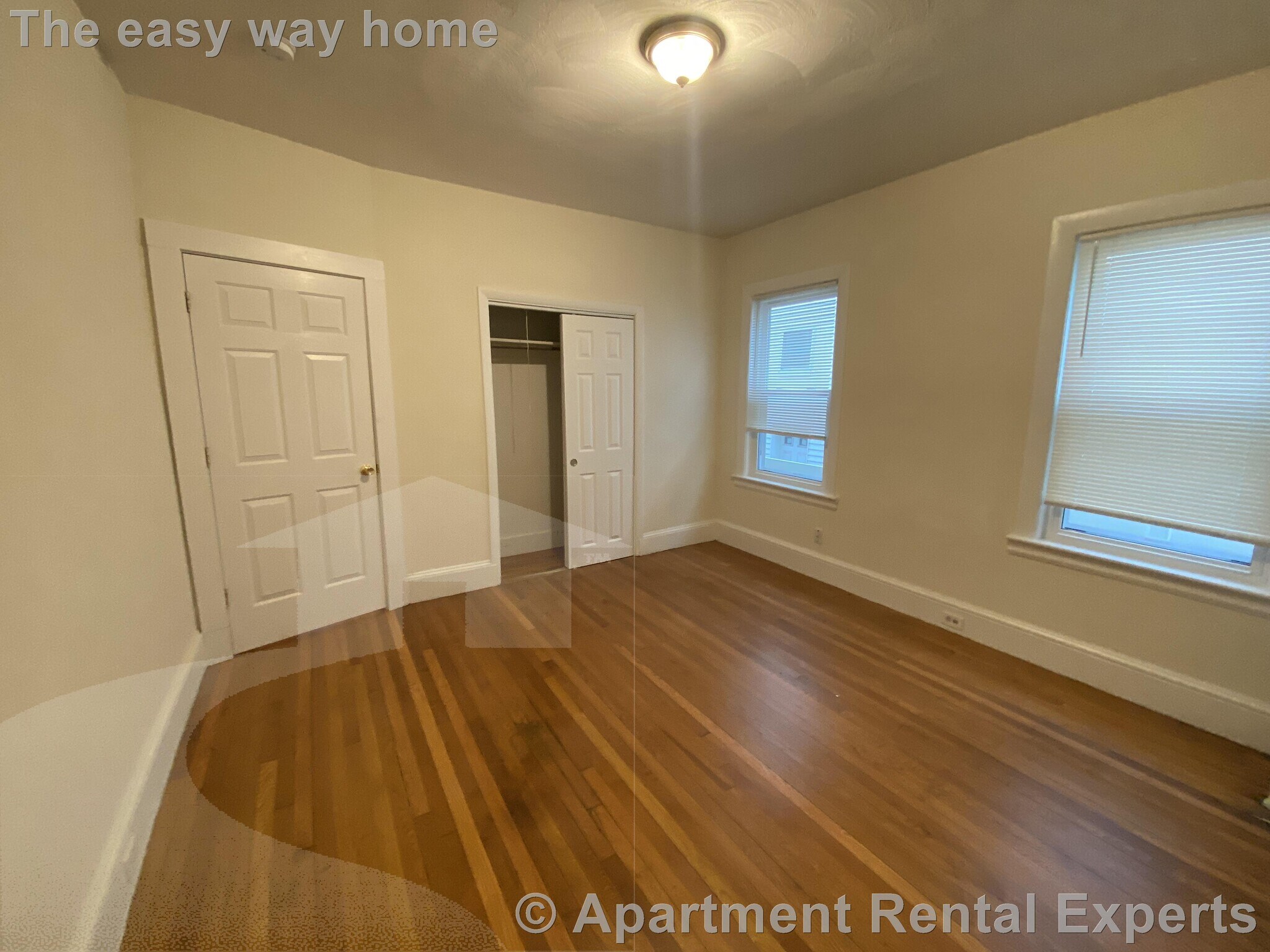 Building Photo - 1028 Fellsway