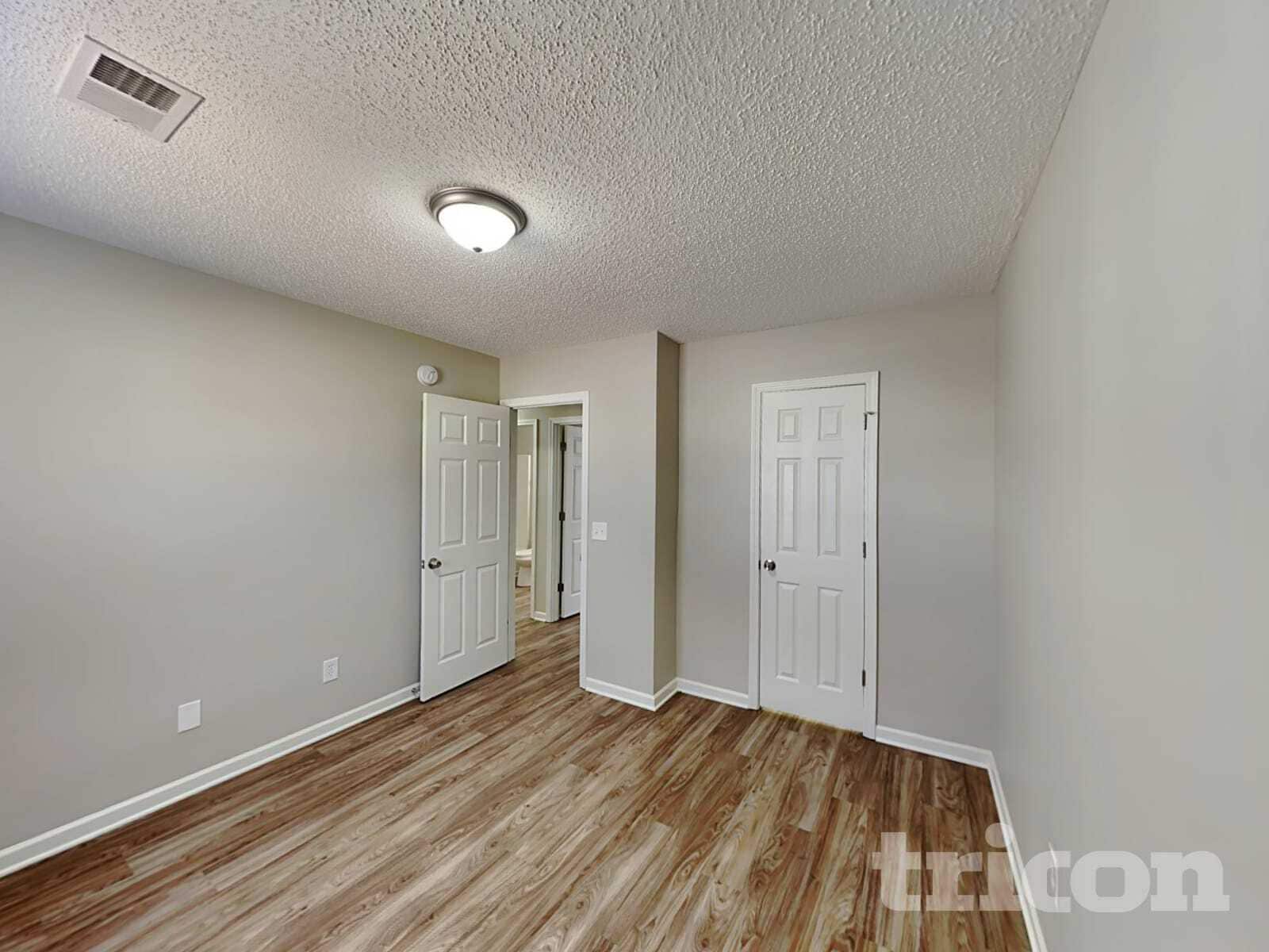 Building Photo - 721 Elderberry Ln