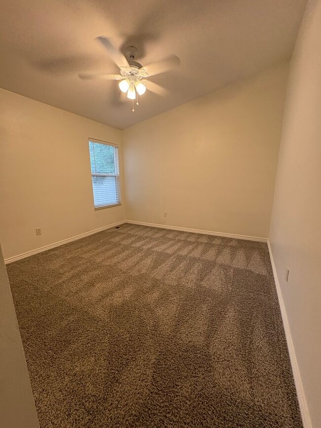 Building Photo - Amazing 1 Level Home in popular Southwest Location!