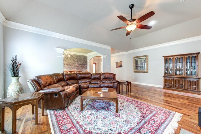 Building Photo - 1811 Emerald Green Dr
