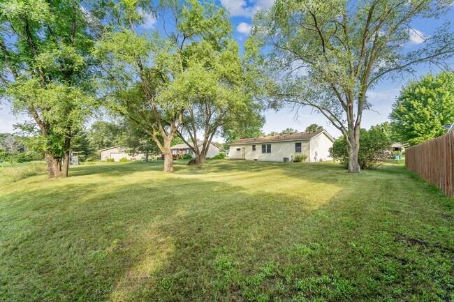 Building Photo - Great Single Family Home in North Hudson