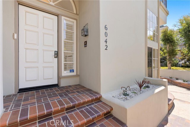 Building Photo - 6042 Shadowbrook Cir