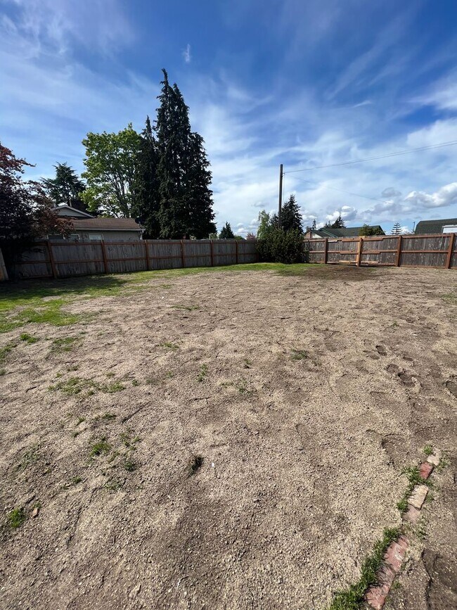 Building Photo - Parkland Duplex