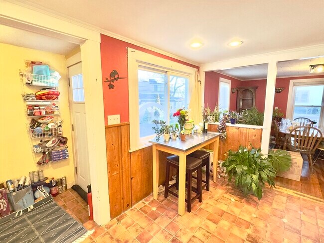 Building Photo - 8 Fox Point Rd