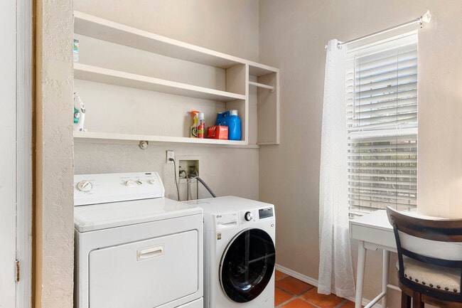 Building Photo - Terra Cotta