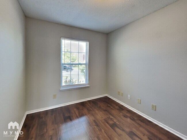 Building Photo - 8351 S Midnight Dr