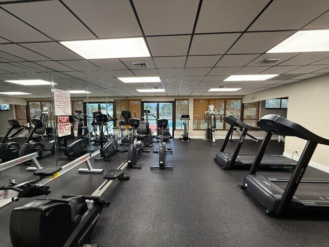 Building Photo - 4255 Willow Pond Cir