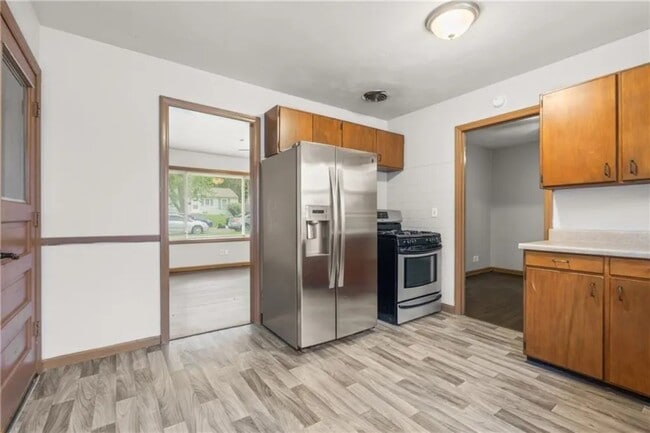 Building Photo - Farley Avenue