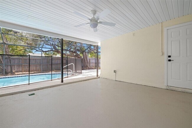 Building Photo - 2066 62nd Pl S