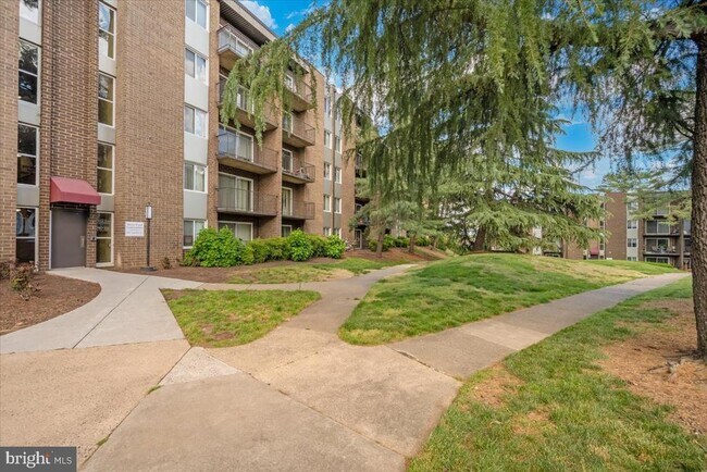 Building Photo - 60 S Van Dorn St