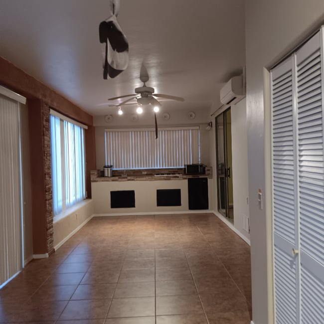 Building Photo - 2742 N Ave Valiente