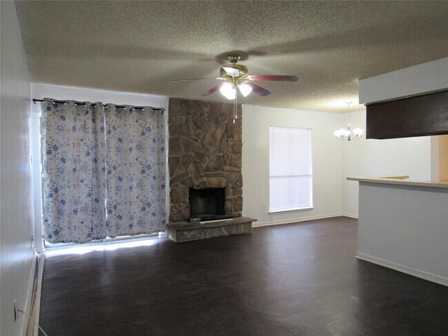 Primary Photo - 17331 Red Oak Dr