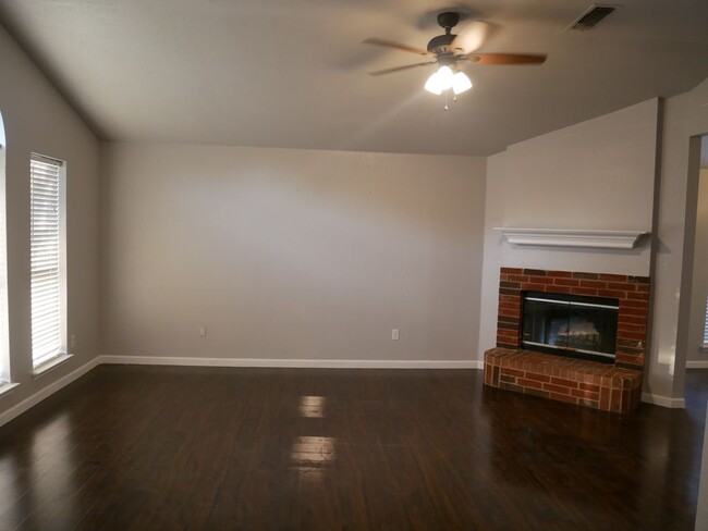 Living Room - 5905 James River Dr