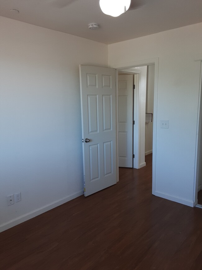 Building Photo - 143 Brookridge Dr