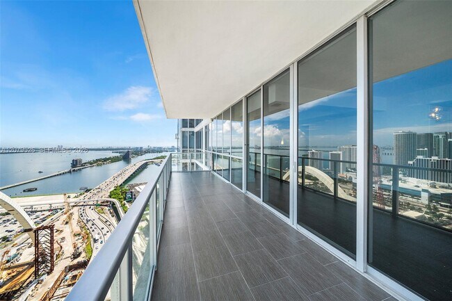 Building Photo - 1100 Biscayne Blvd