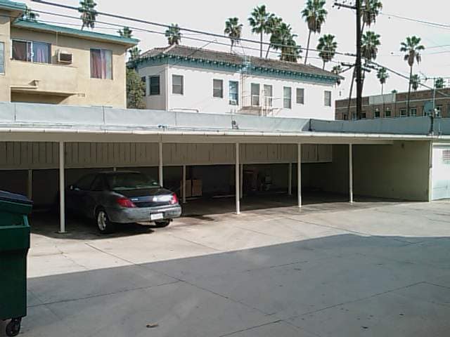 Building Photo - 350 S Alexandria Ave