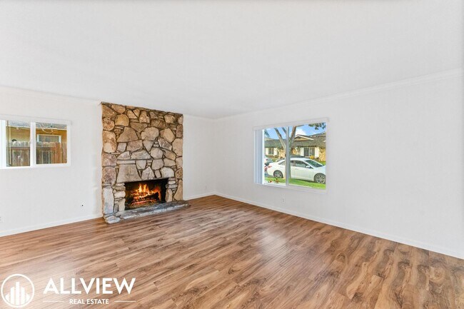 Building Photo - 7572 Amazon Dr