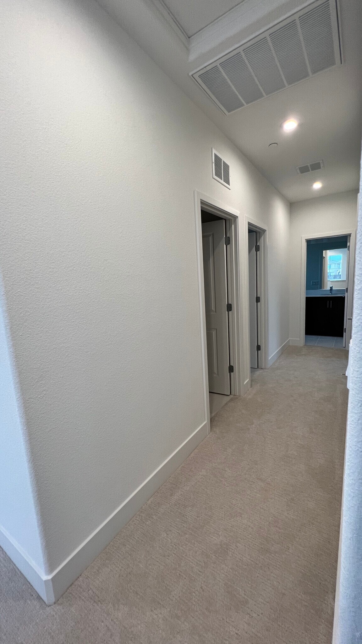 Building Photo - 616 Whisper Ln