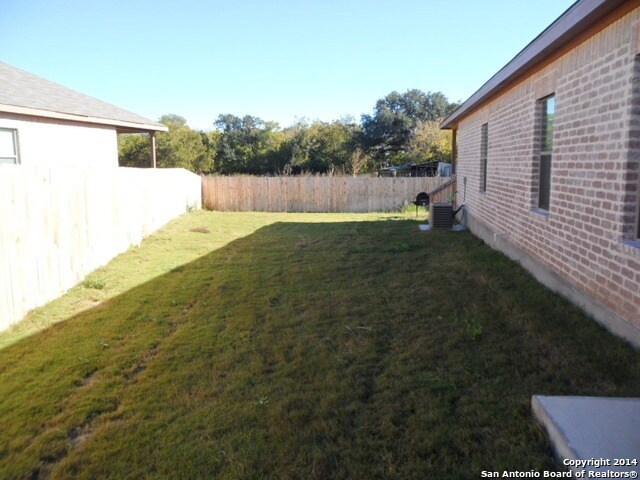 Building Photo - 210 Stone Gate Dr