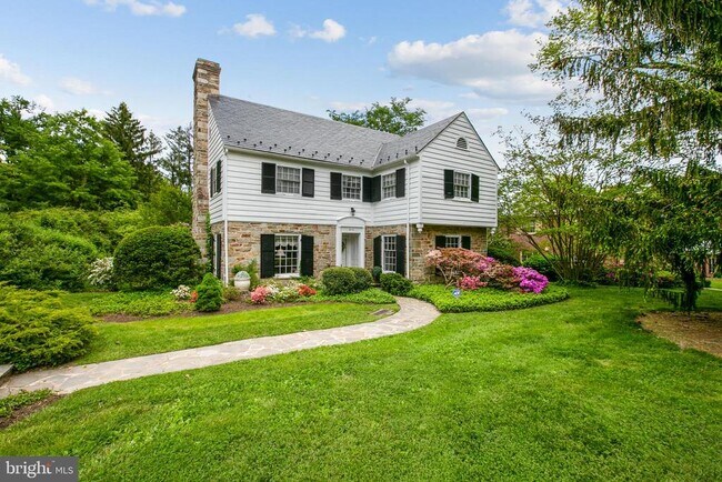 Building Photo - 5113 N Charles St