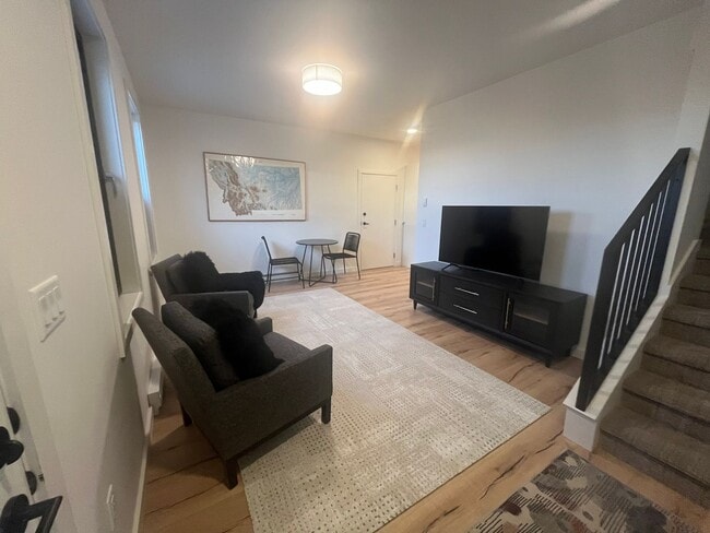 Primary Photo - 2989 S 30th Ave