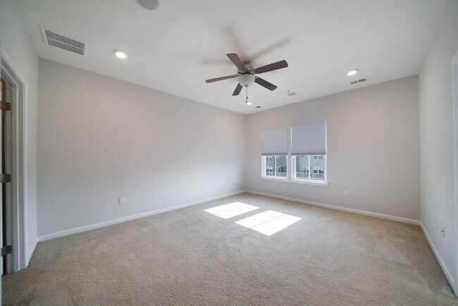 Building Photo - Luxury 3 Bedroom 4 Bath Townhome in Atwater Community