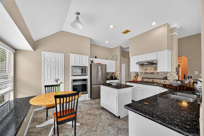 Building Photo - 14015 Loch Creek Ct
