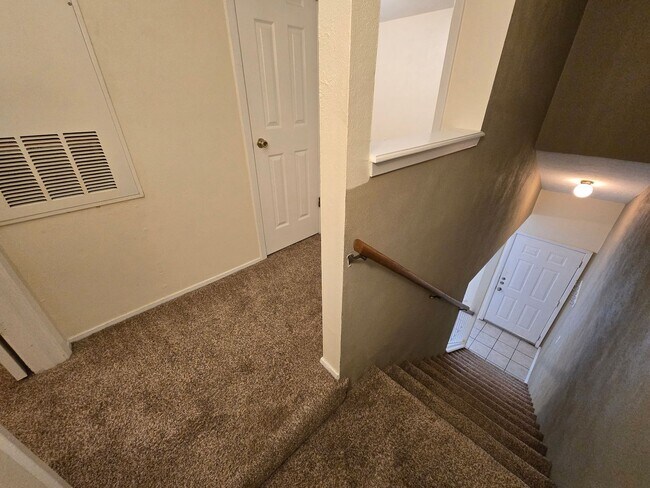 Building Photo - College Station -2 bedroom/ 2.5 bath - 2 story condo -Complex has a Pool.