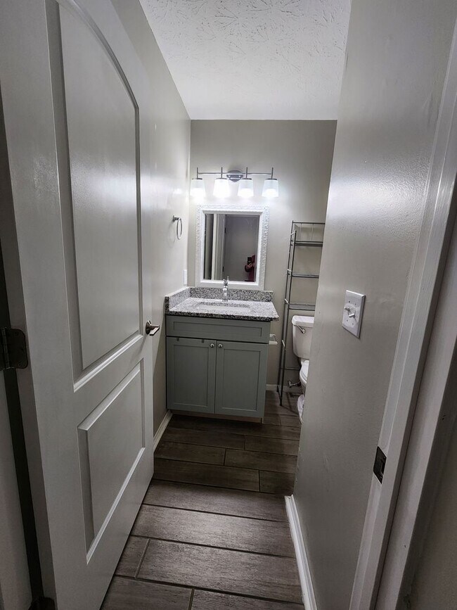 Building Photo - Harbour Towne