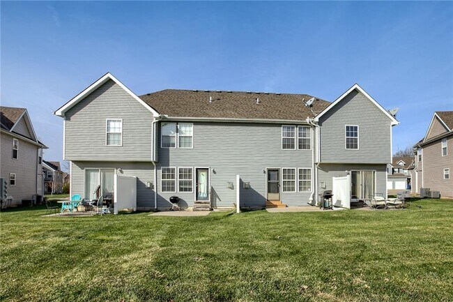 Building Photo - 2157 SW Rambling Vine Rd