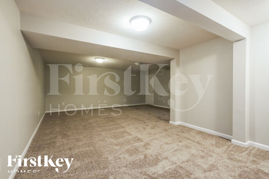 Building Photo - 8305 Wheatfield Dr