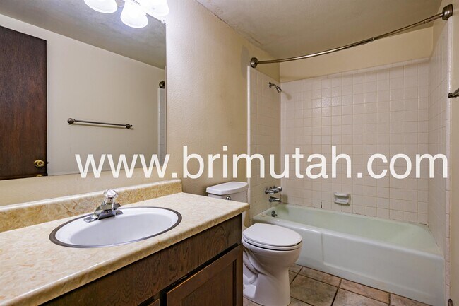 Building Photo - 2045 S 2200 E
