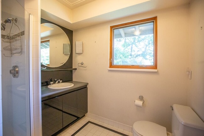 Building Photo - Mid Century 3 Bedroom Home Available Now i...