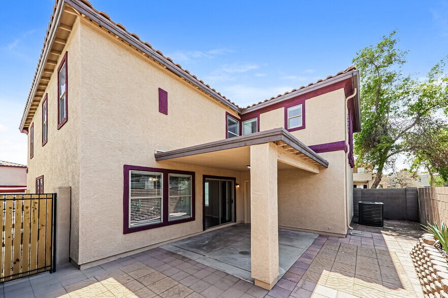 Building Photo - 514 N 112th Dr