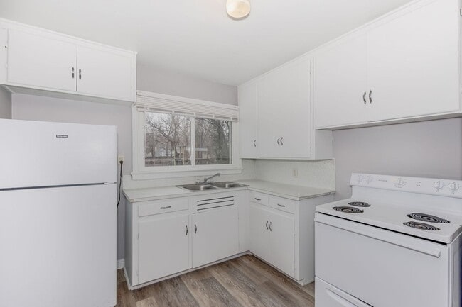 Building Photo - 2 bedroom 1 bath home