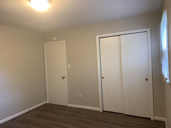 Building Photo - Renovated 3 Bedroom Ranch in Raleigh, Avai...