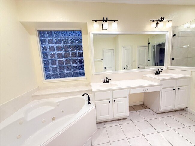 Building Photo - 79 W Shale Creek Cir