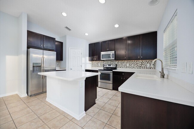 Building Photo - 76690 Timbercreek Blvd