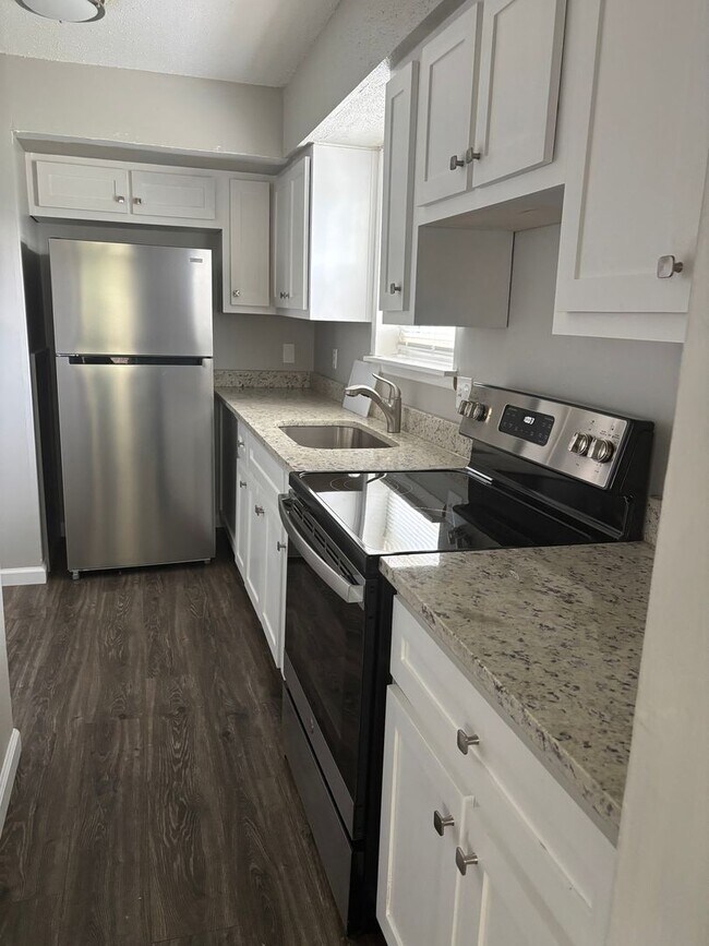 Building Photo - Charming 3BR Duplex in Huntsville