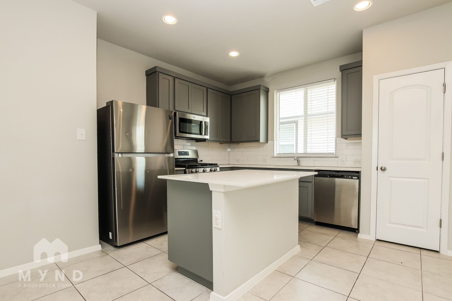 Building Photo - 252 Fabion St